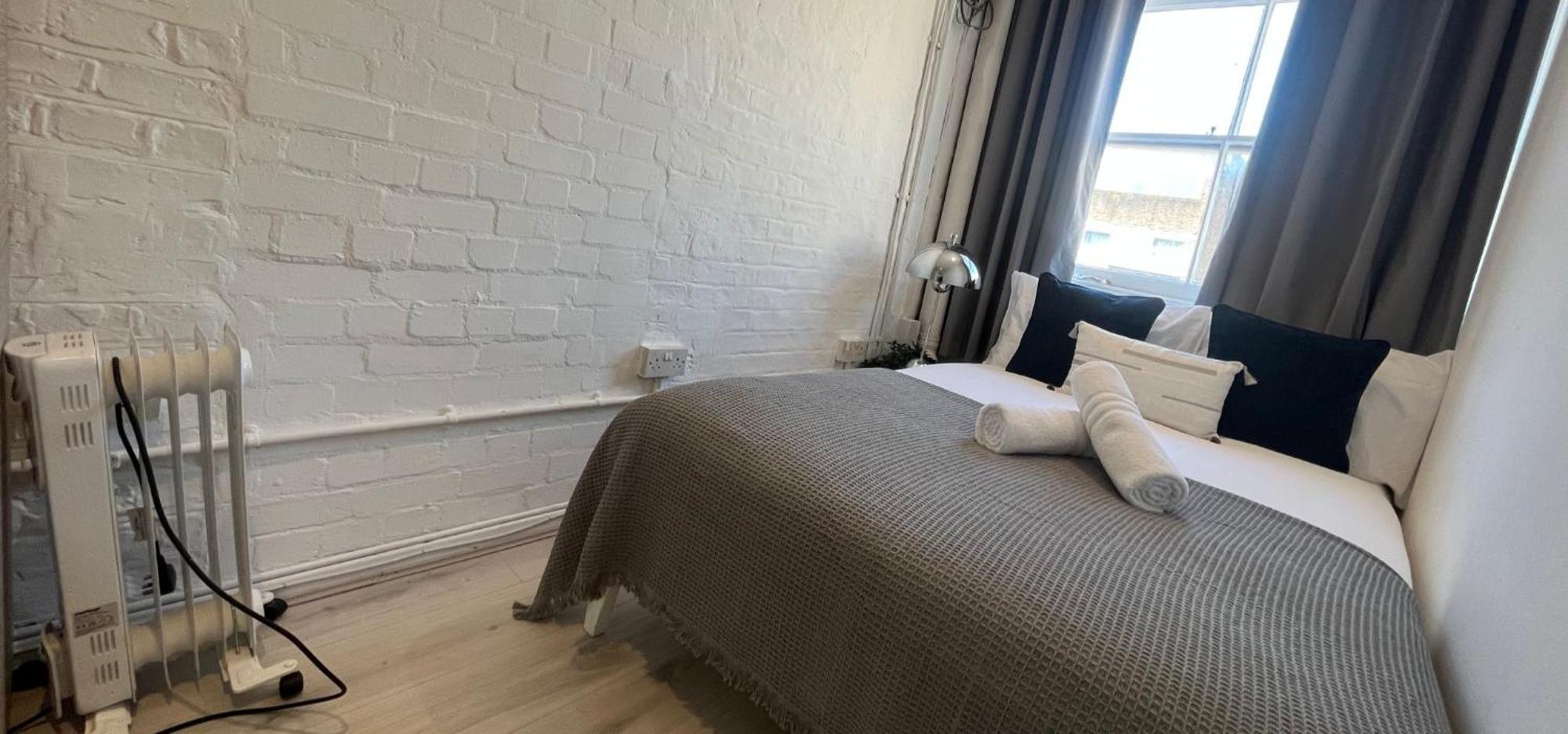 Nifty 2 Bedroom Flat In Goswell Rd * London